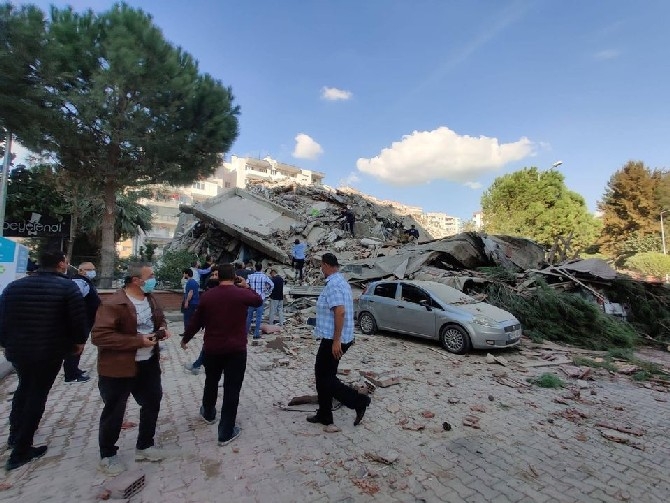 İzmir'de 6,6 büyüklüğünde deprem 11