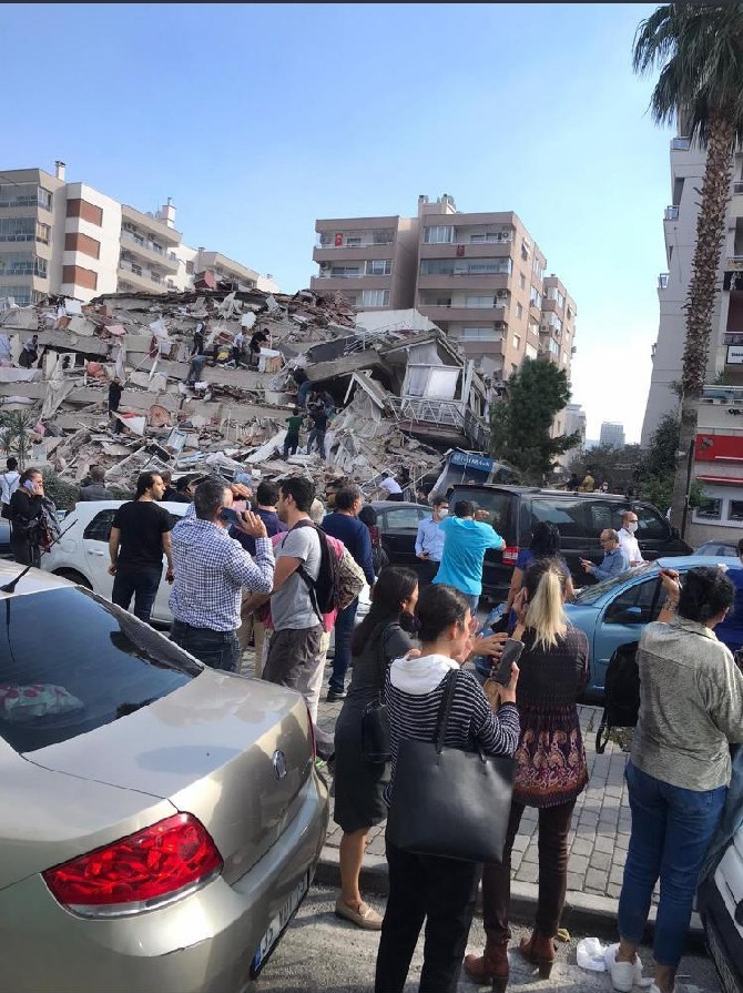 İzmir'de 6,6 büyüklüğünde deprem 5