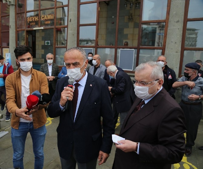 Mesut Yılmaz İçin Memleketi Rize'de Gıyabi Cenaze Namazı Kılındı 14