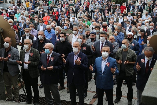 Mesut Yılmaz İçin Memleketi Rize'de Gıyabi Cenaze Namazı Kılındı 29