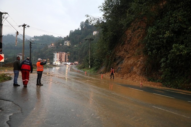 Rize'de Heyelan Nedeniyle 5 Ev Tedbir Amaçlı Boşatıldı 11