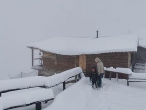 Kaçkar Dağları'ndaki Yaylalara Kar Yağdı