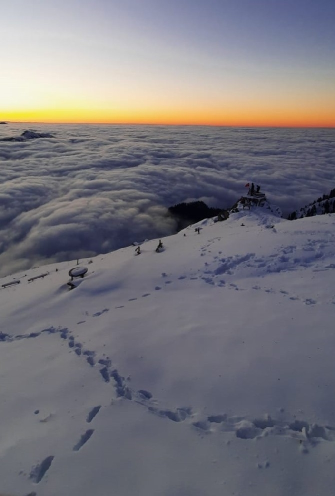 Kaçkar Dağları Yaylalarında "Bulut Denizi" ve Kar Görenleri Bü 1