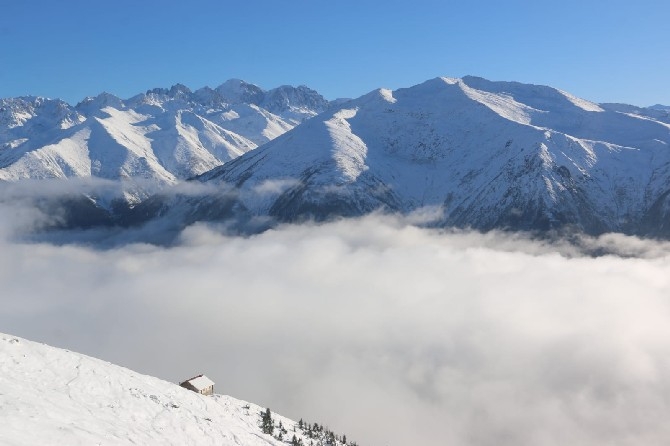 Kaçkar Dağları Yaylalarında "Bulut Denizi" ve Kar Görenleri Bü 4