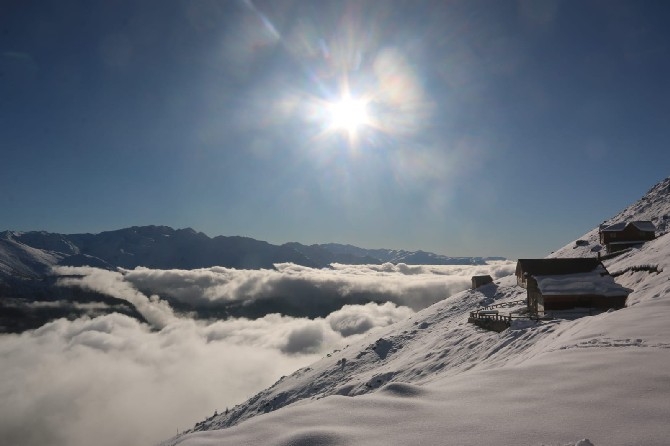 Kaçkar Dağları Yaylalarında "Bulut Denizi" ve Kar Görenleri Bü 5