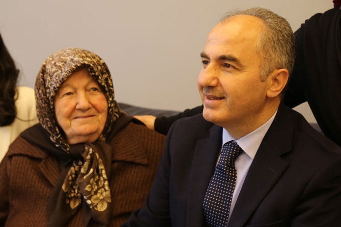 Rize Belediye Başkanı Rahmi Metin'in annesi son yolculuğuna uğurlan 33
