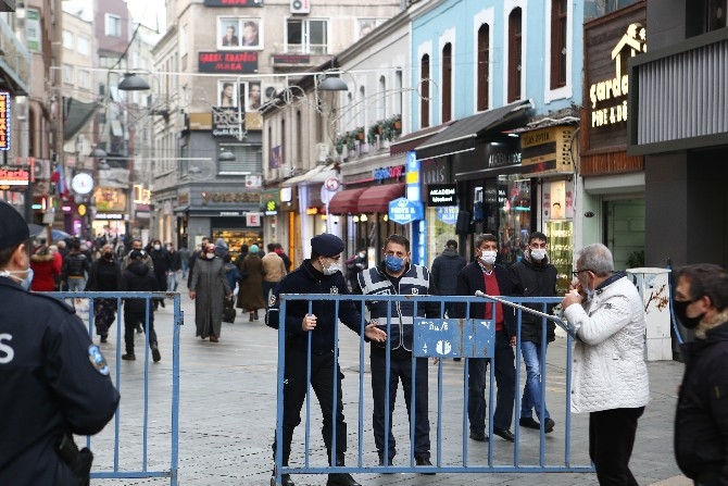 Trabzon'da yoğun yerlerde vatandaşa HES kodu sorulmaya başlandı 11