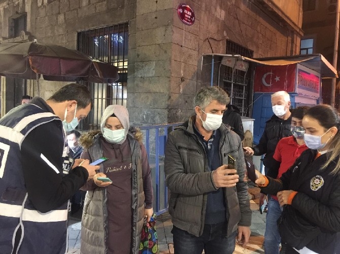 Trabzon'da yoğun yerlerde vatandaşa HES kodu sorulmaya başlandı 16