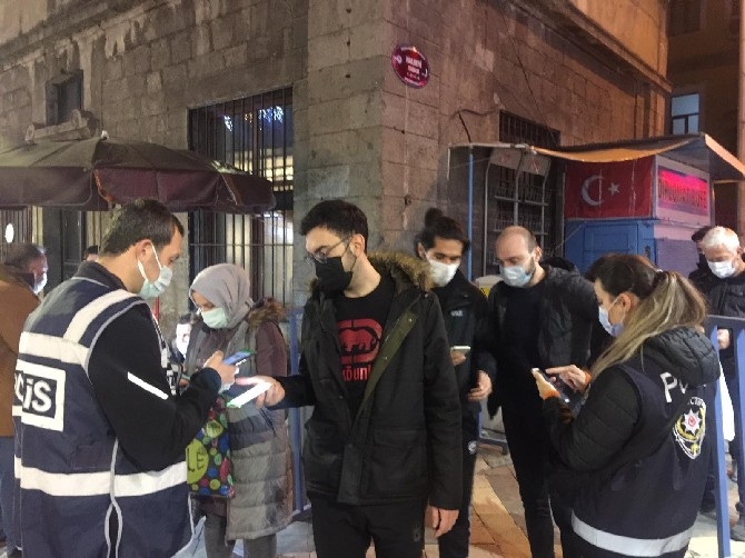 Trabzon'da yoğun yerlerde vatandaşa HES kodu sorulmaya başlandı 18