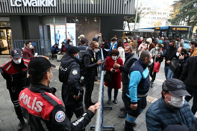 Trabzon'da yoğun yerlerde vatandaşa HES kodu sorulmaya başlandı 9