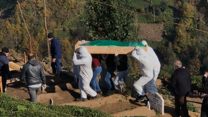 Rize'de aynı aileden 5 kişi, bir ay içinde Kovid-19 nedeniyle hayat 1