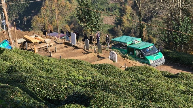 Rize'de aynı aileden 5 kişi, bir ay içinde Kovid-19 nedeniyle hayat 5