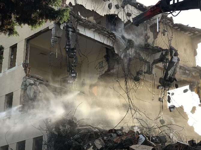 Rize Emniyet Müdürlüğünün eski binası yıkılıyor 10