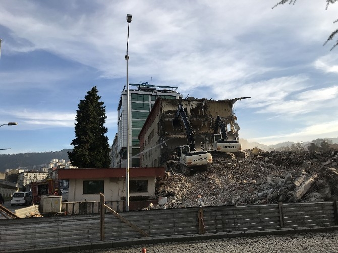 Rize Emniyet Müdürlüğünün eski binası yıkılıyor 4