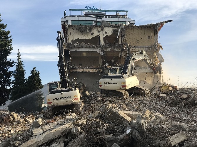 Rize Emniyet Müdürlüğünün eski binası yıkılıyor 5