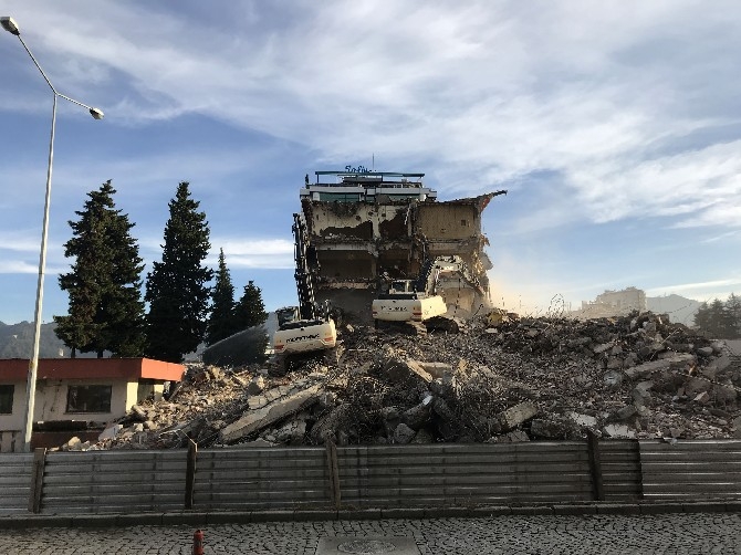 Rize Emniyet Müdürlüğünün eski binası yıkılıyor 6