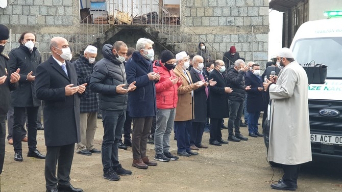 Cumhurbaşkanı Erdoğan'ın yeğeni Ahmet Erdoğan'ın cenazesi topr 4