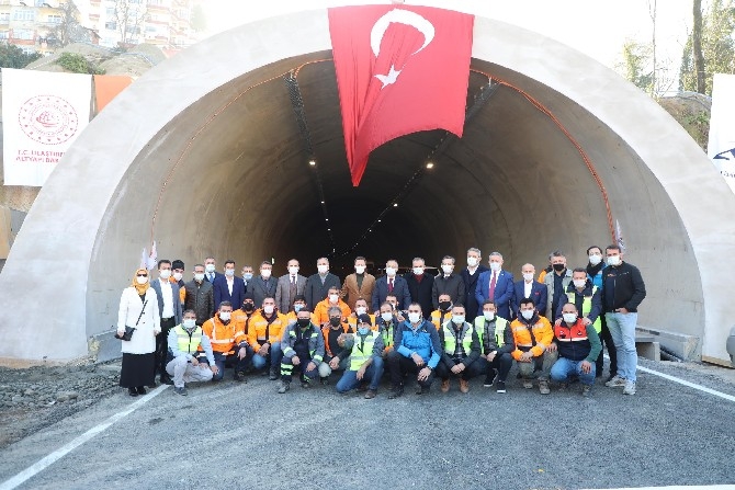 Salarha Tüneli'nin ilk tüpü hizmete açıldı. 14