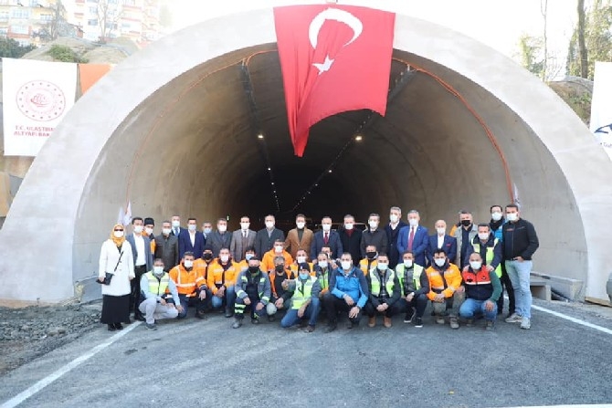 Salarha Tüneli'nin ilk tüpü hizmete açıldı. 20