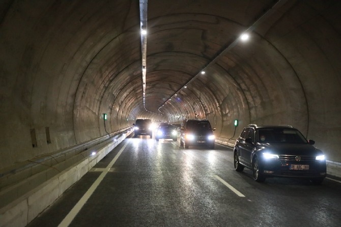 Salarha Tüneli'nin ilk tüpü hizmete açıldı. 35