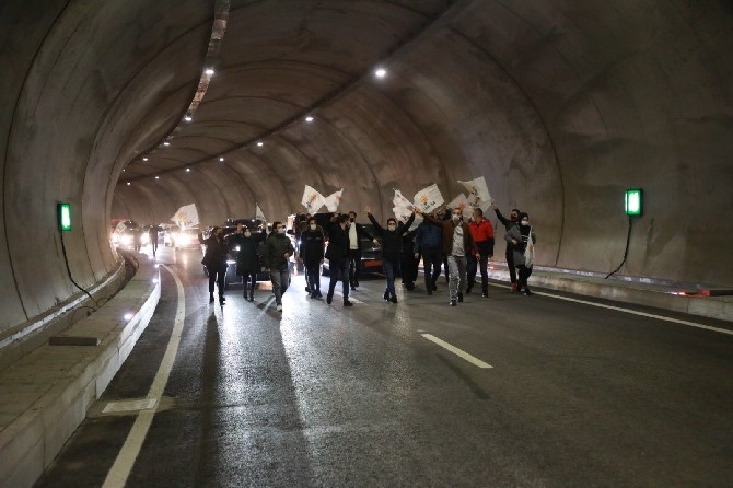 Salarha Tüneli'nin ilk tüpü hizmete açıldı. 38