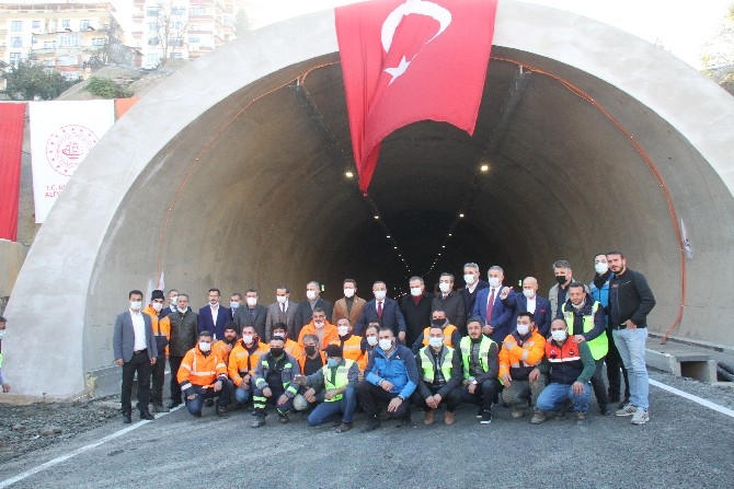 Salarha Tüneli'nin ilk tüpü hizmete açıldı. 39
