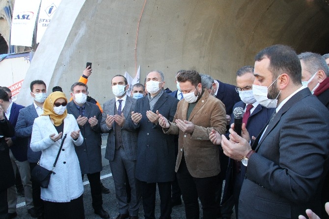 Salarha Tüneli'nin ilk tüpü hizmete açıldı. 43