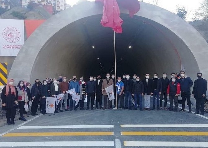 Salarha Tüneli'nin ilk tüpü hizmete açıldı. 58
