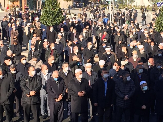 Çaykaralı Mehmet Köseoğlu Hocaefendi, Rize’de kılınan cenaze namazının a 10