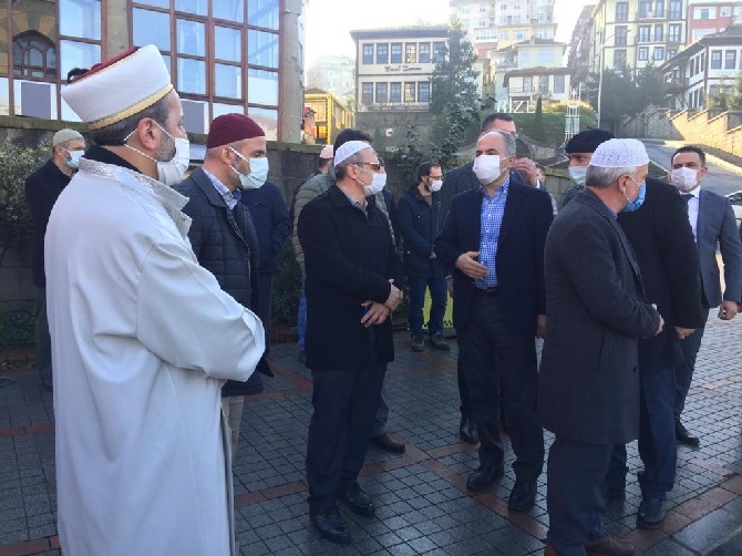 Çaykaralı Mehmet Köseoğlu Hocaefendi, Rize’de kılınan cenaze namazının a 25
