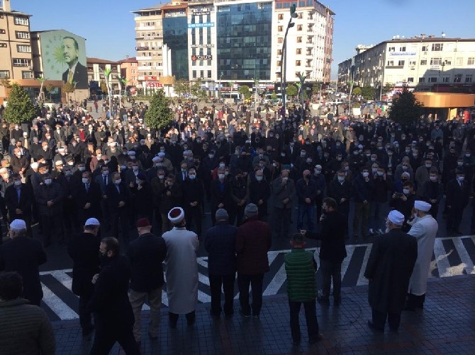 Çaykaralı Mehmet Köseoğlu Hocaefendi, Rize’de kılınan cenaze namazının a 36
