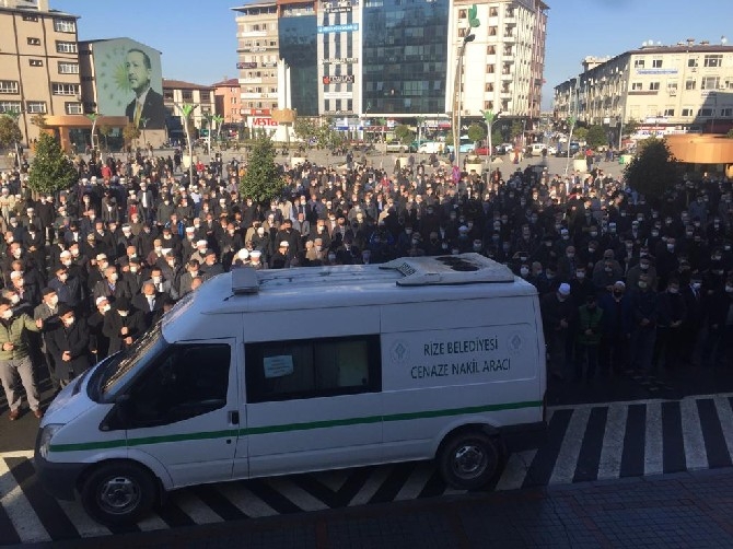Çaykaralı Mehmet Köseoğlu Hocaefendi, Rize’de kılınan cenaze namazının a 51
