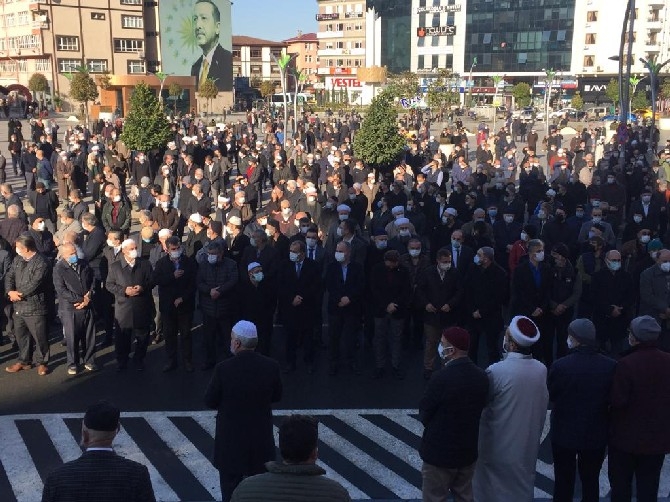 Çaykaralı Mehmet Köseoğlu Hocaefendi, Rize’de kılınan cenaze namazının a 63