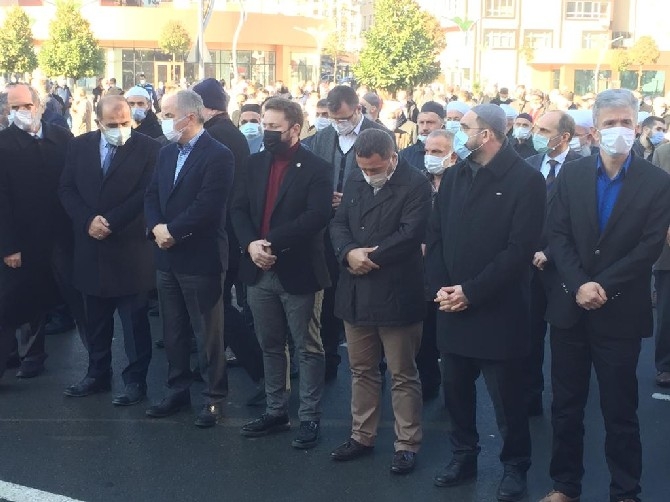 Çaykaralı Mehmet Köseoğlu Hocaefendi, Rize’de kılınan cenaze namazının a 70