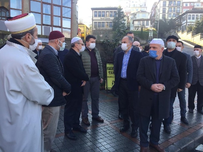 Çaykaralı Mehmet Köseoğlu Hocaefendi, Rize’de kılınan cenaze namazının a 85