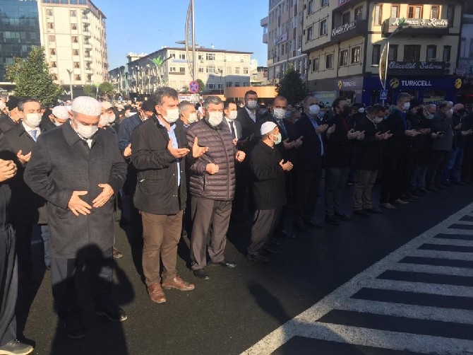 Çaykaralı Mehmet Köseoğlu Hocaefendi, Rize’de kılınan cenaze namazının a 93