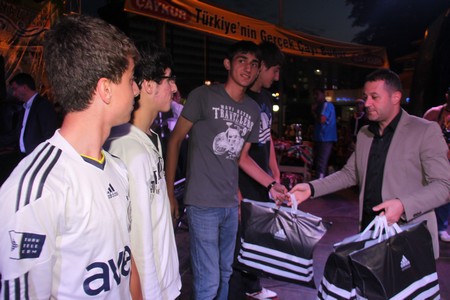 100 Bin Kişi Bu Şenlikleri İzledi – 10 136