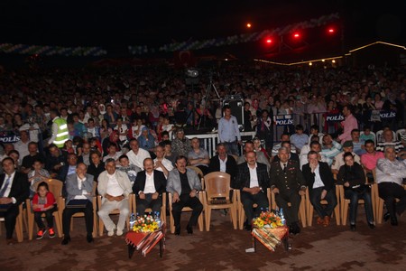 100 Bin Kişi Bu Şenlikleri İzledi – 10 141