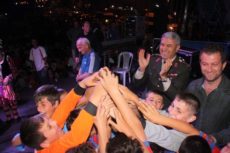 100 Bin Kişi Bu Şenlikleri İzledi – 10 146