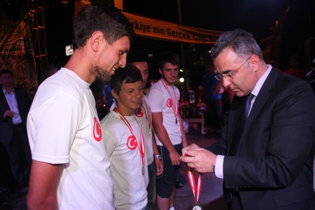 100 Bin Kişi Bu Şenlikleri İzledi – 10 173