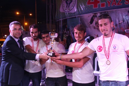 100 Bin Kişi Bu Şenlikleri İzledi – 10 183