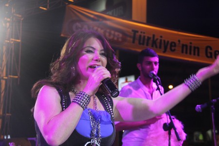 100 Bin Kişi Bu Şenlikleri İzledi – 10 205