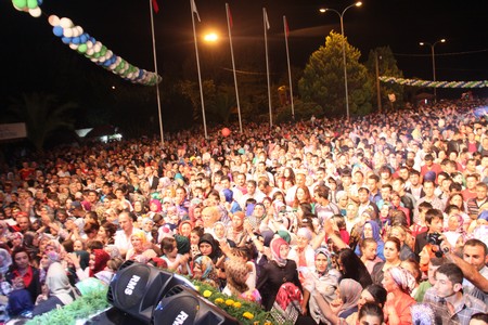 100 Bin Kişi Bu Şenlikleri İzledi – 10 254