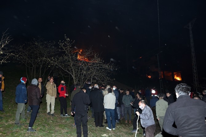 Araklı'daki yangın 6 saatte kontrol altına alındı 14
