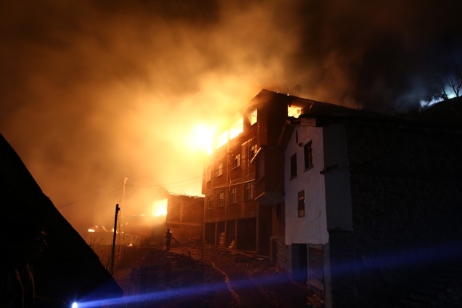 Araklı'daki yangın 6 saatte kontrol altına alındı 17