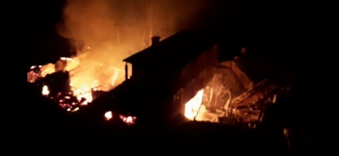 Araklı'daki yangın 6 saatte kontrol altına alındı 24