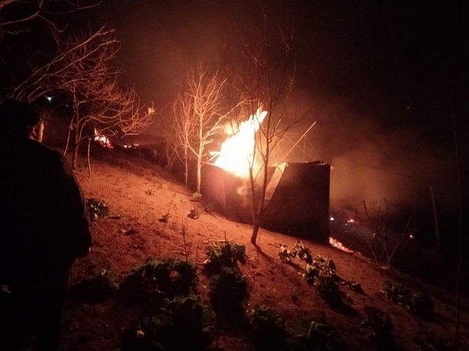 Araklı'daki yangın 6 saatte kontrol altına alındı 29