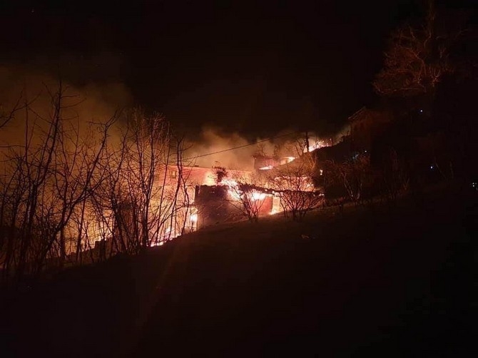 Araklı'daki yangın 6 saatte kontrol altına alındı 36