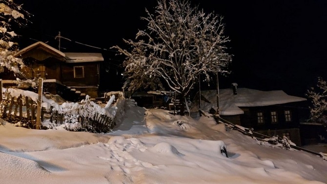 Ayder Yaylası'nda kar yağışı 5