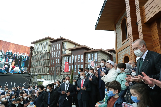 Cumhurbaşkanı Erdoğan, RTEÜ'de Cami Açılışını Gerçekleştirdi 3